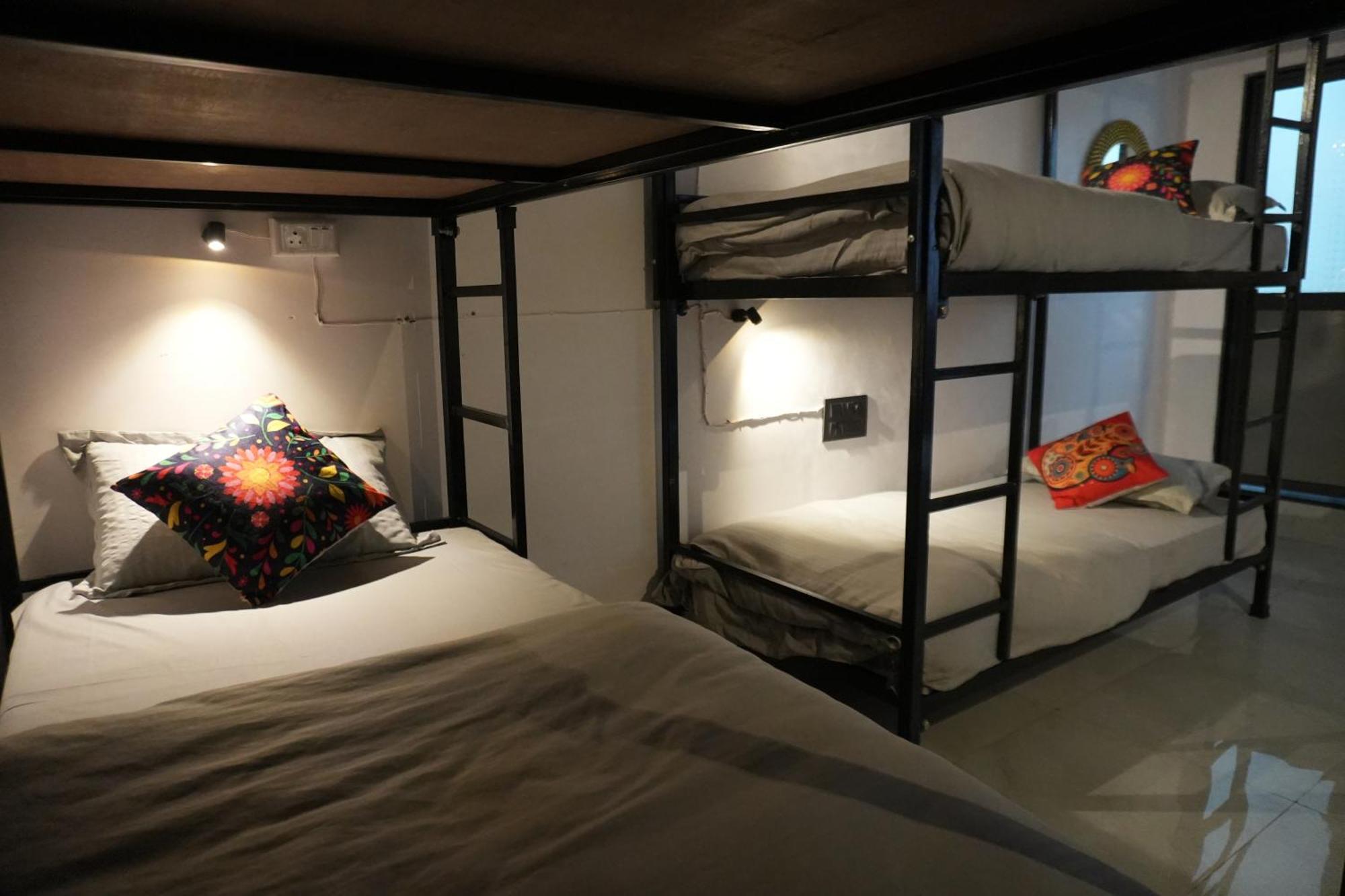 Funky Backpackers Hotel Udaipur Ngoại thất bức ảnh