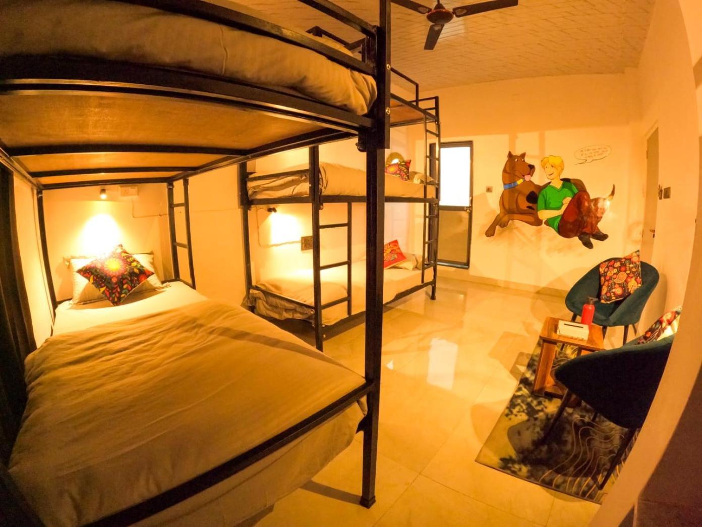 Funky Backpackers Hotel Udaipur Ngoại thất bức ảnh